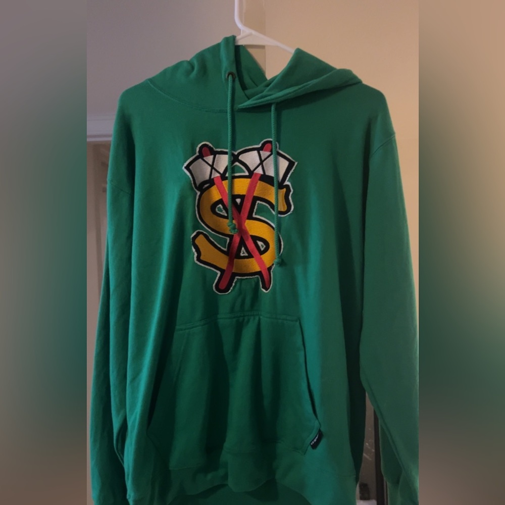 Green sweatshirt. Size medium